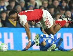 “Revolusi Peran di Belakang: Jurrien Timber, Bek yang Membuat Wasit Berdebar”