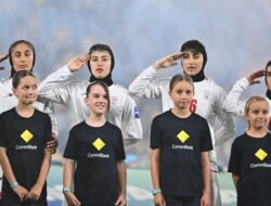 Dari Diam ke hormat, Timnas Putr Iran Meraikan Kebangsaan dalam Perhelatan Bola yang Menakjubkan!