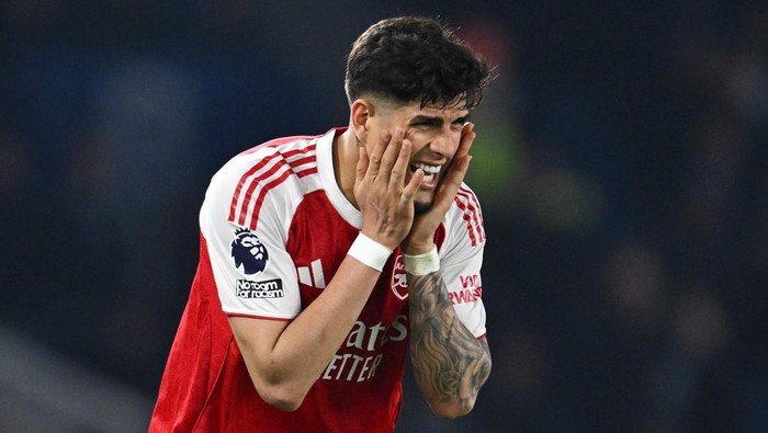 Pelatih Brighton Tantrum ke Arsenal, Hincapie: Sssttt! - Update 4