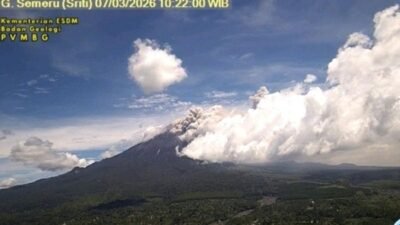 Gunung Semeru Meletus, Awan Panas dan Guguran Bermunculan Hari Ini