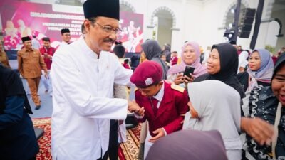 Gus Ipul Berbagi Sembako, 1.500 KPM Pasuruan Bersyukur