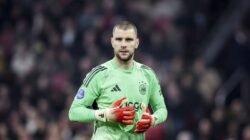 Maarten Paes Sentil Ajax, eh Kena Semprot Van der Vaart – Update 1