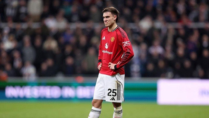 **Ugarte Targetkan Piala Dunia 2026, Meski MU Jadi Batu Sandungan**