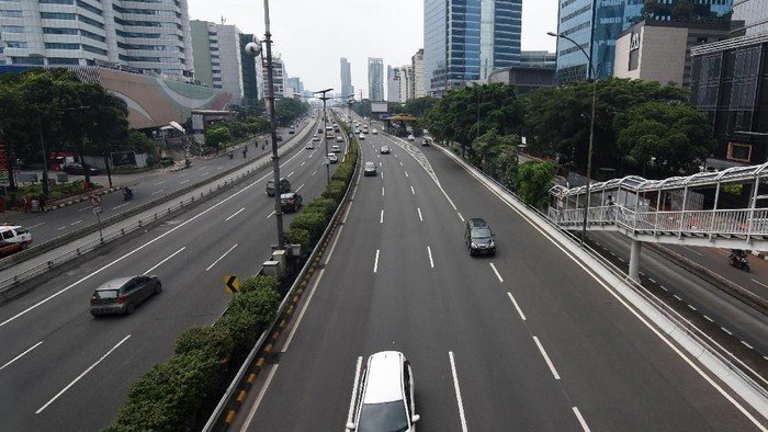 Lalin Jakarta Senin Pagi: Mayoritas 'Hijau', Namun Beberapa Titik Macet Memicu Ketidaknyamanan!