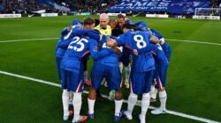 Ritual Chelsea, Lingkaran atau Posisi Kekuasaan? Neville Ajak Diskusi Hebat