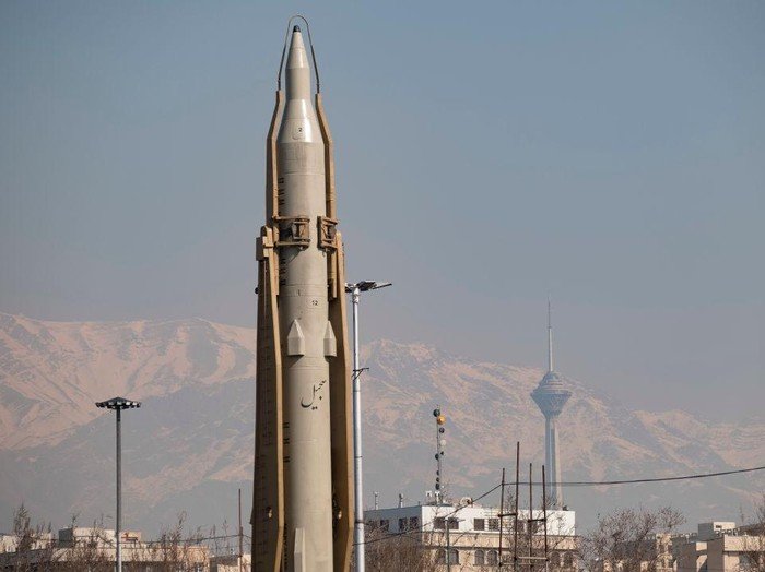Rudal Canggih Sejjil Milik Iran Akhirnya Meluncur ke Israel, Kebahagiaan atau Krisis Internasional?