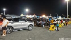 **Dermaga Merak Kebal, Polisi Terpaksa Blokir untuk Cegah Kebakaran**