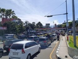 7 Ribu Kendaraan Menuju Puncak, Polisi Berlakukan One Way Sejak Pagi – Update 3