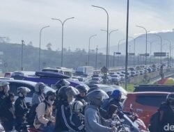 GT Parungkuda Tol Bocimi Macet Nyaris Tak Bergerak, Merambat ke Jalur Arteri: Warga Terjebak dalam Sejumlah Jam
