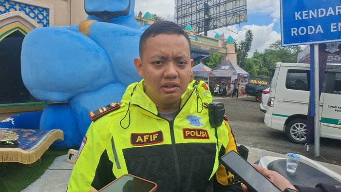 One Way Polisi di Puncak Bogor Siang Ini, Solusi untuk Atasi Banjir Lalu Lintas?