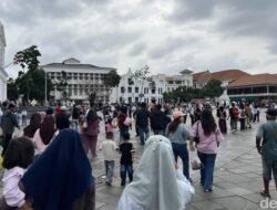 “H+5 Lebaran, Kota Tua Jakarta Dipadati Pengunjung hingga Sore”