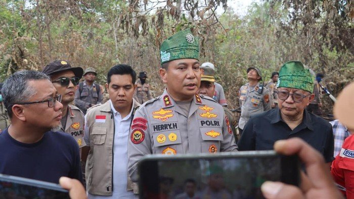 [Kapolda Riau Klaim Karhutla Dumai Terkendali, Kolaborasi Jadi Strategi!](https://www.republika.co.id/berita/nasional/2023/09/07/kapolda-riau-karhutla-dumai-mulai-terkendali-kolaborasi-jadi-kunci)