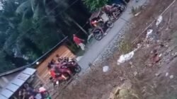 Aksi Warga Morowali, 2 Pria Kepergok Curi Sawit Dihajar dan Motor Dibakar!