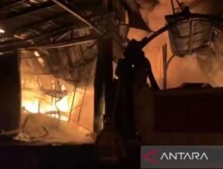 Mukjizat! Kebakaran Pabrik Terpal Bogor Padam Setelah 7 Jam, Keamanan Terjaga