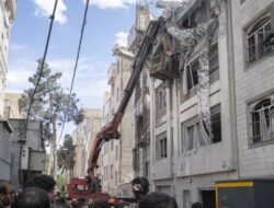 Serangan Rudal AS-Israel di Isfahan, Kampus Terkena, 4 Staf Terluka